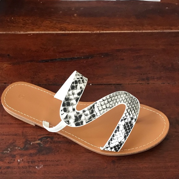 🧡Snake Print Sandals🧡 - Picture 3 of 4